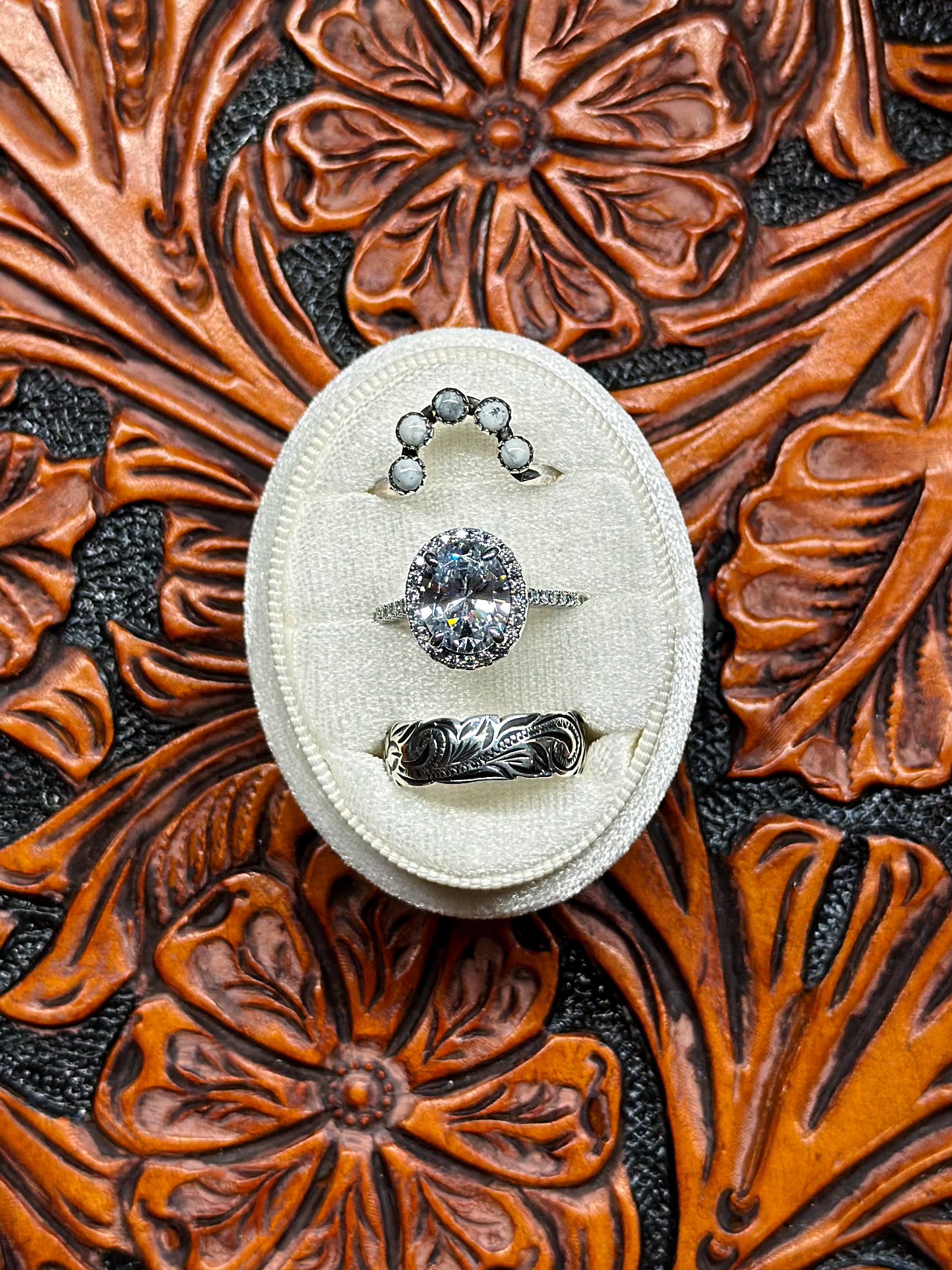 ORIGINAL OVAL HALO SET.