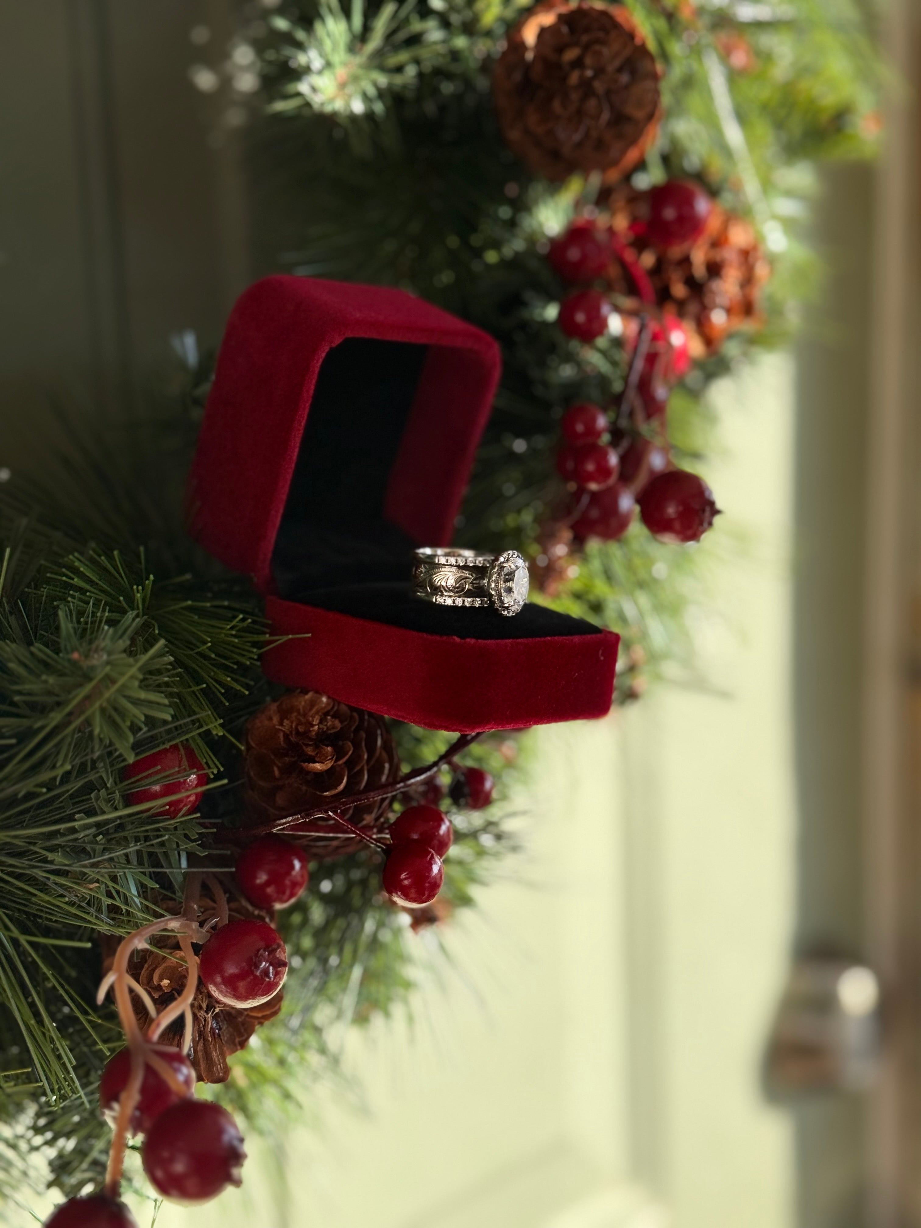 OVAL HALO PAVÈ CIGAR ENGAGEMENT RING.