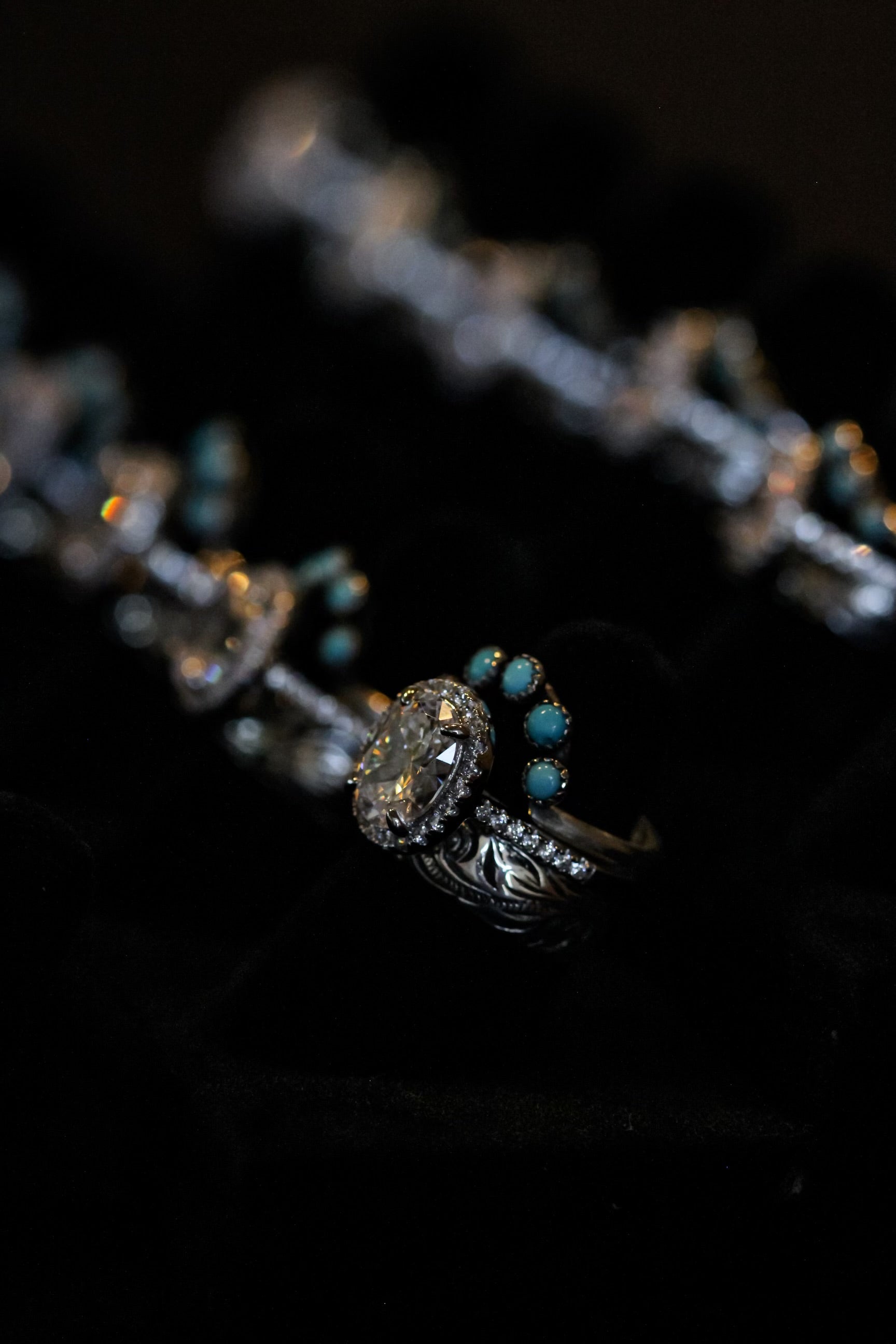 ORIGINAL OVAL HALO SET.