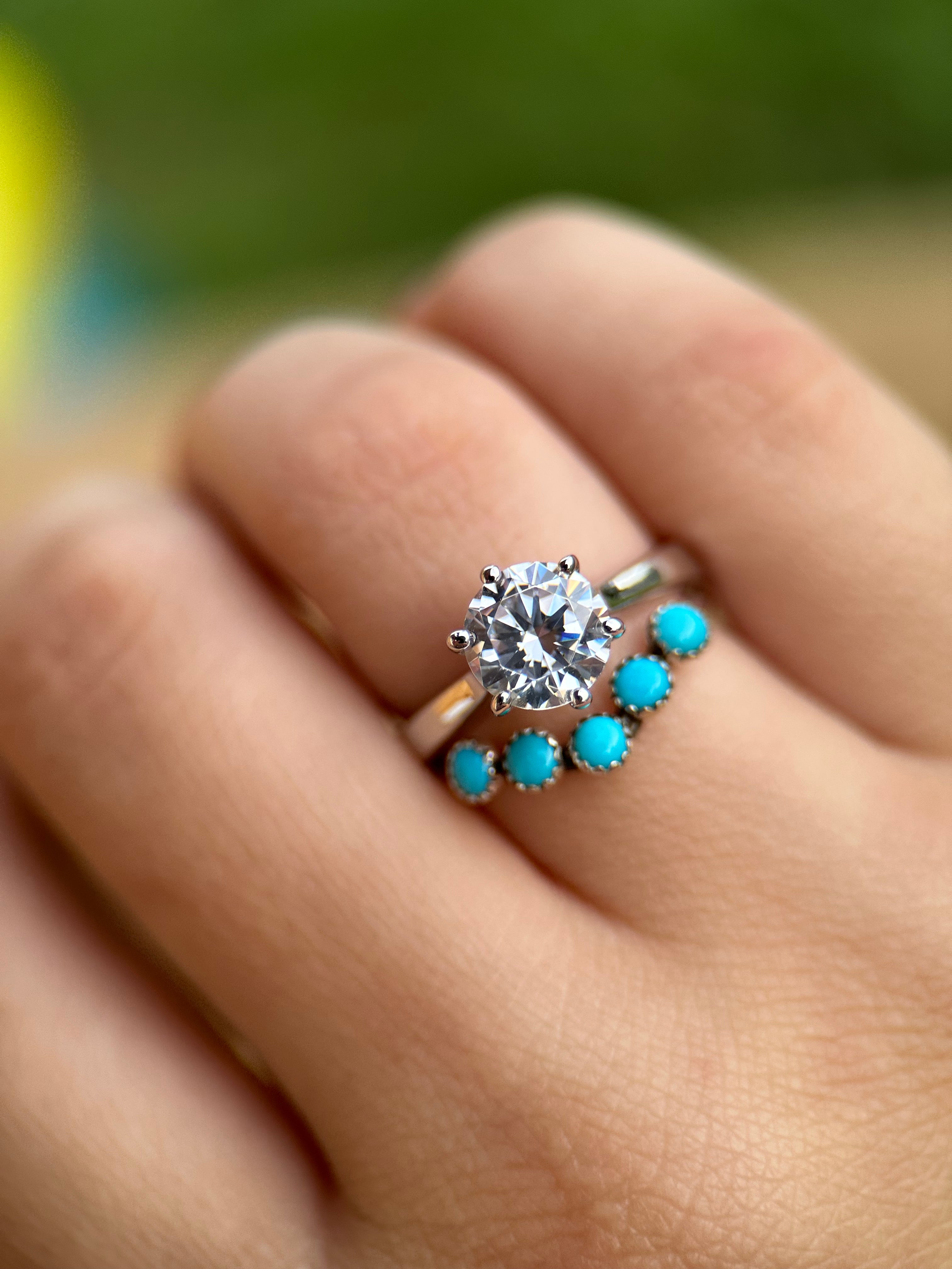 ORIGINAL ROUND SOLITAIRE TWO RING SET.