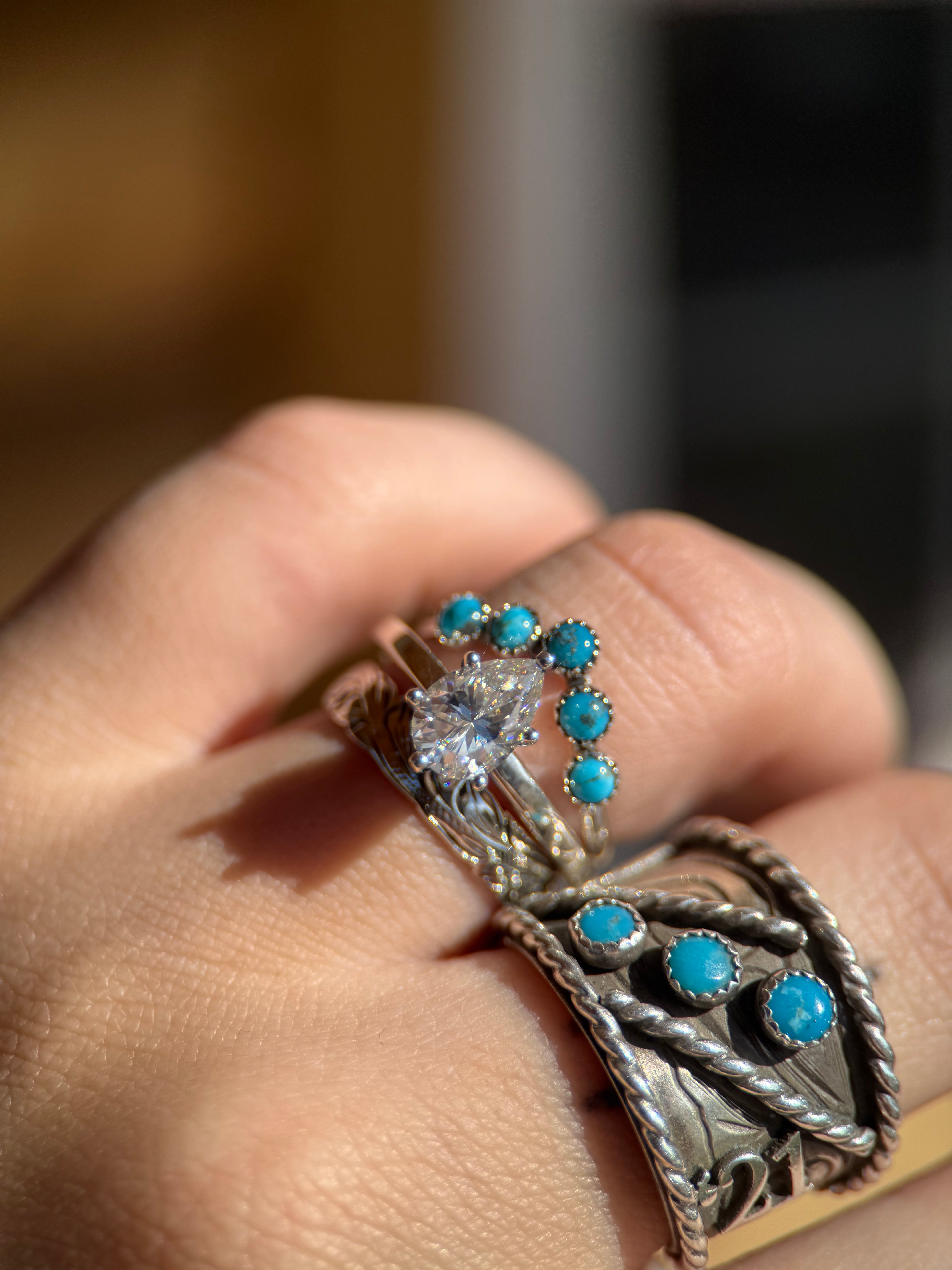 ORIGINAL PEAR SOLITAIRE SET.