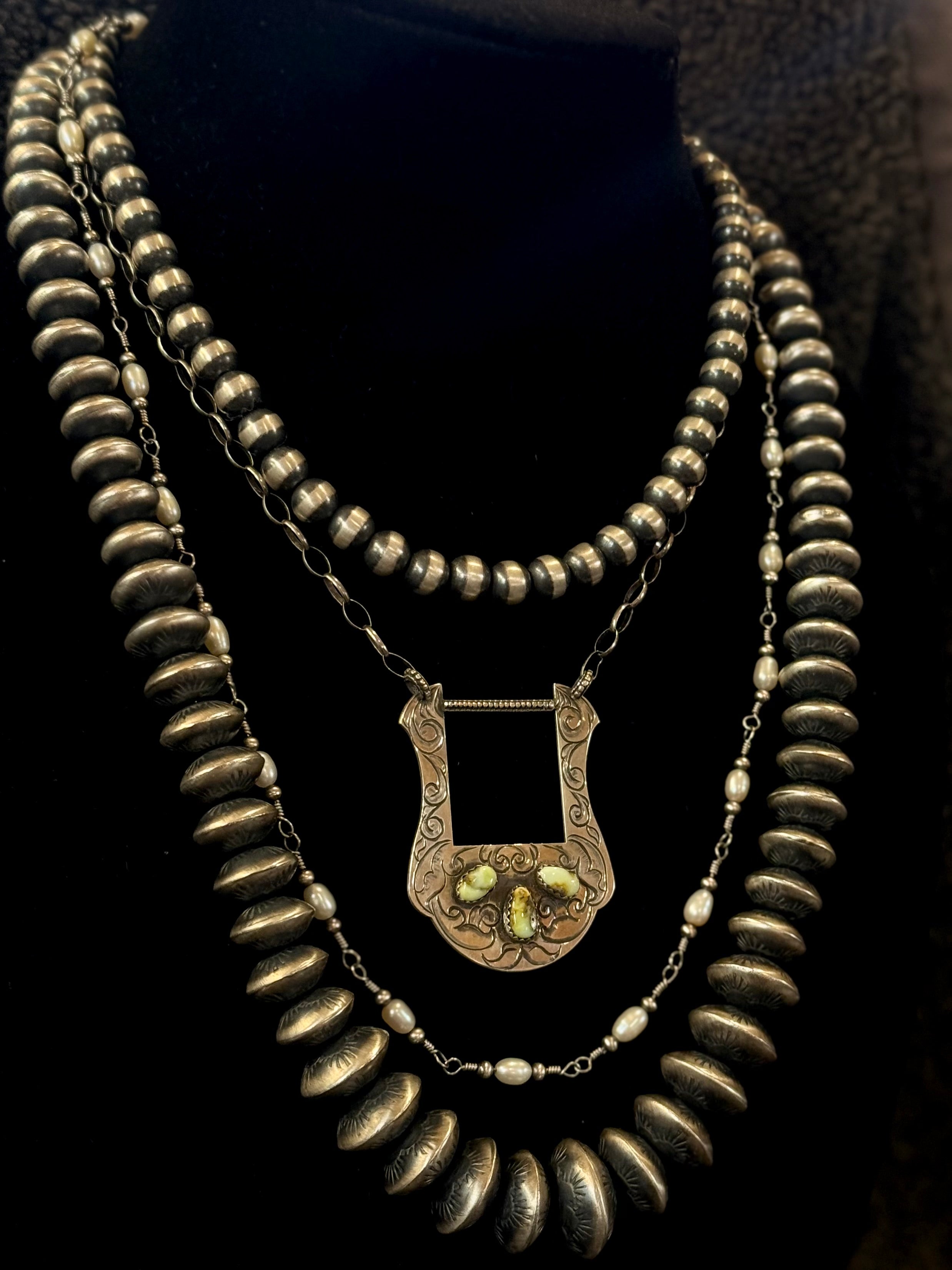 PALOMINO FULLY ENGRAVED BUCKLE STATEMENT PIECE.