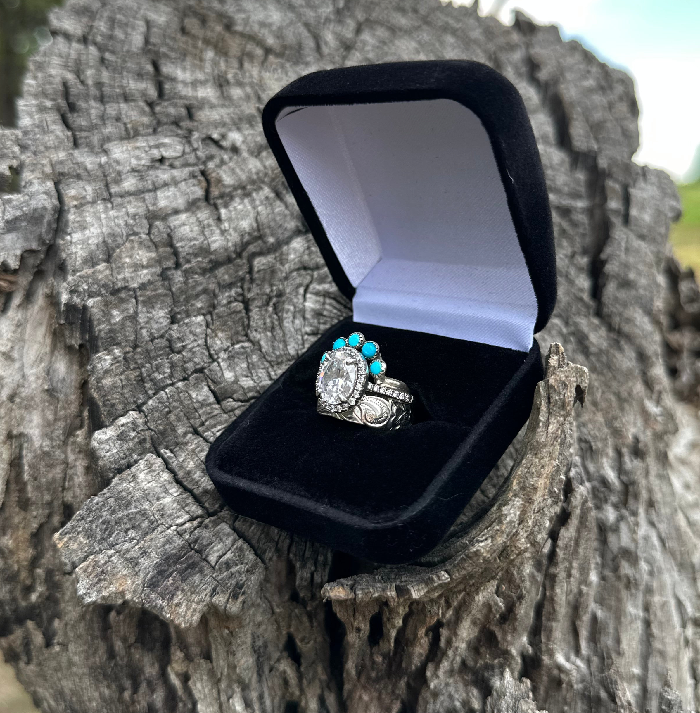 ORIGINAL OVAL HALO SET.