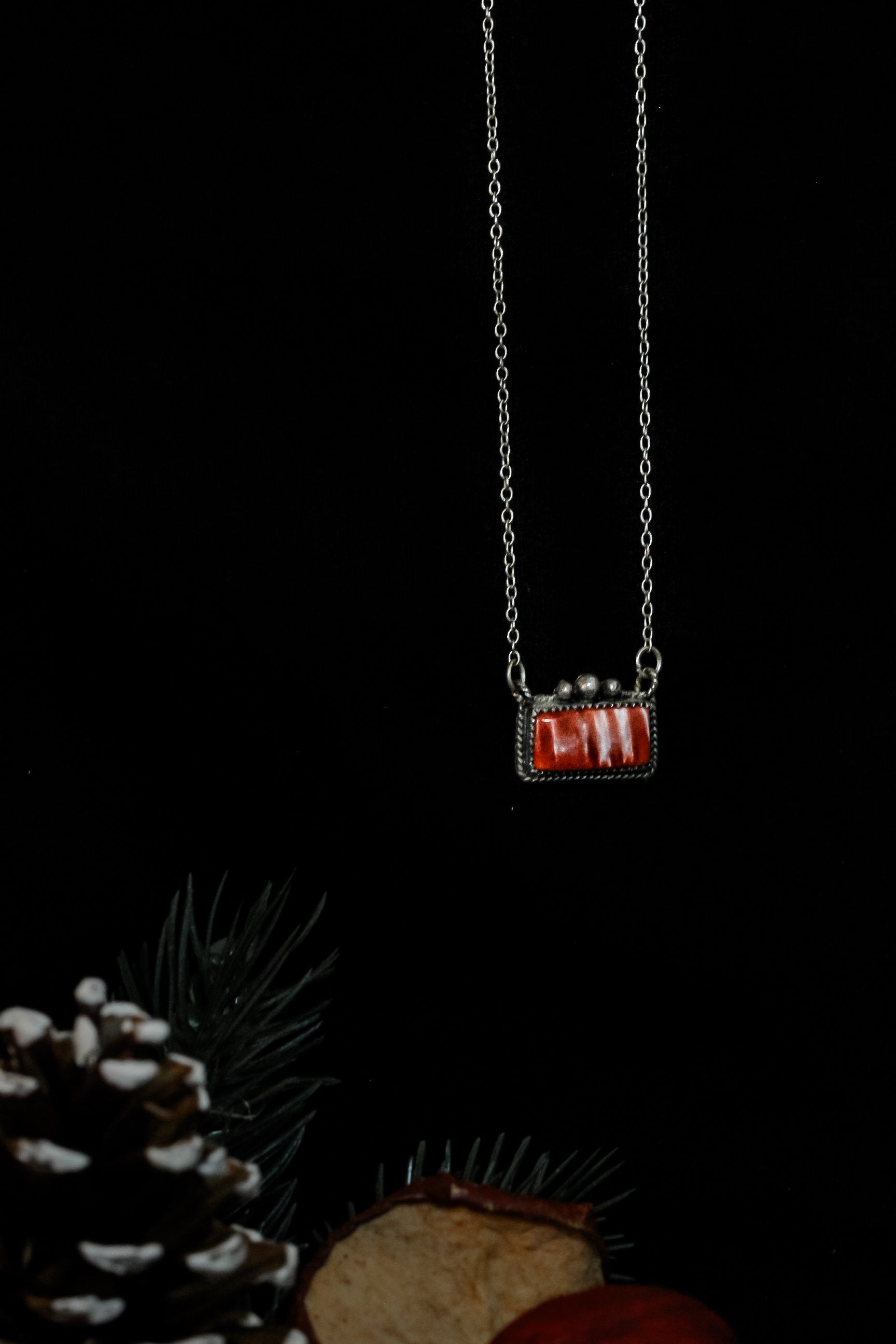 Red Spiny Oyster Bar Necklace.