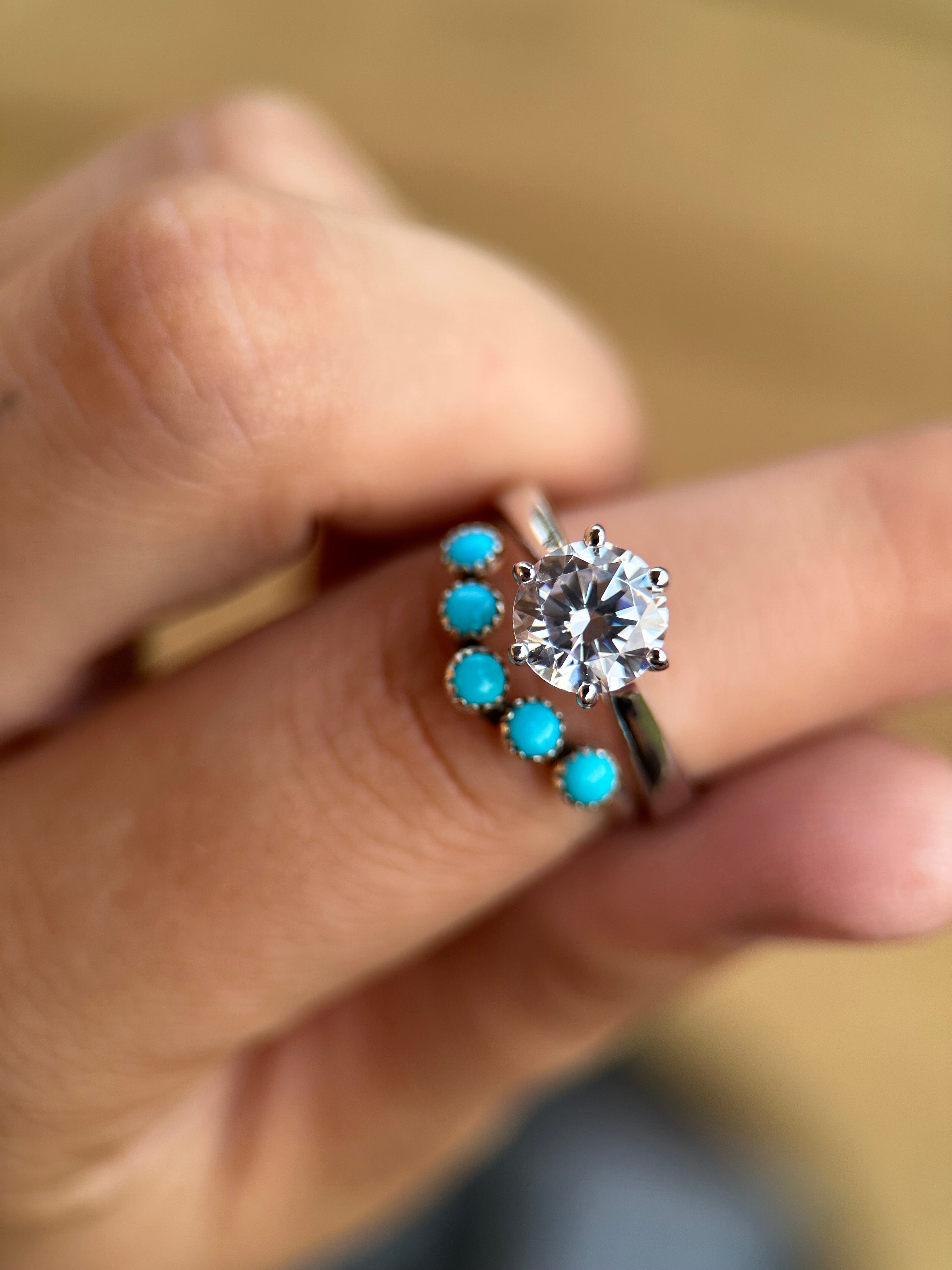 ORIGINAL ROUND SOLITAIRE SET.