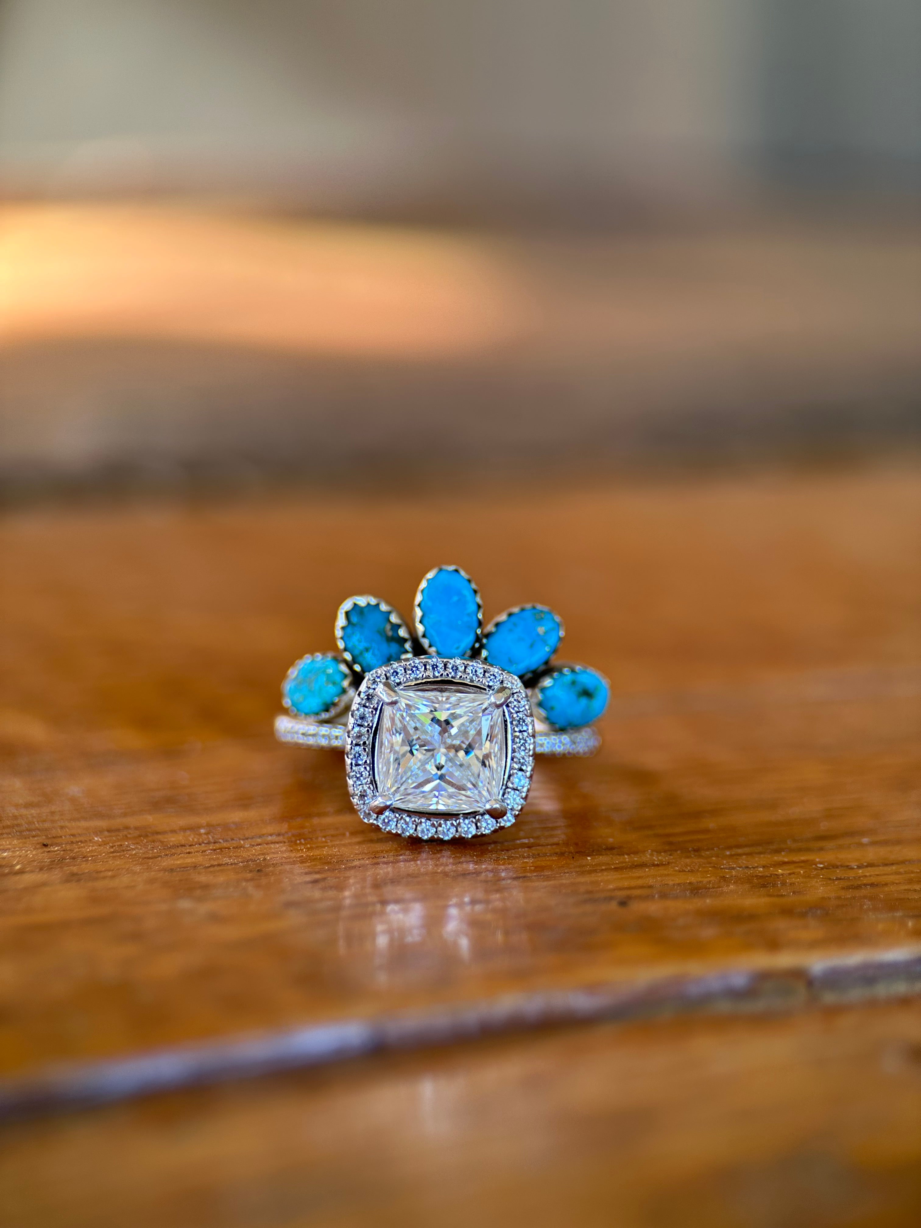 ORIGINAL CUSHION CUT TWO RING SET.