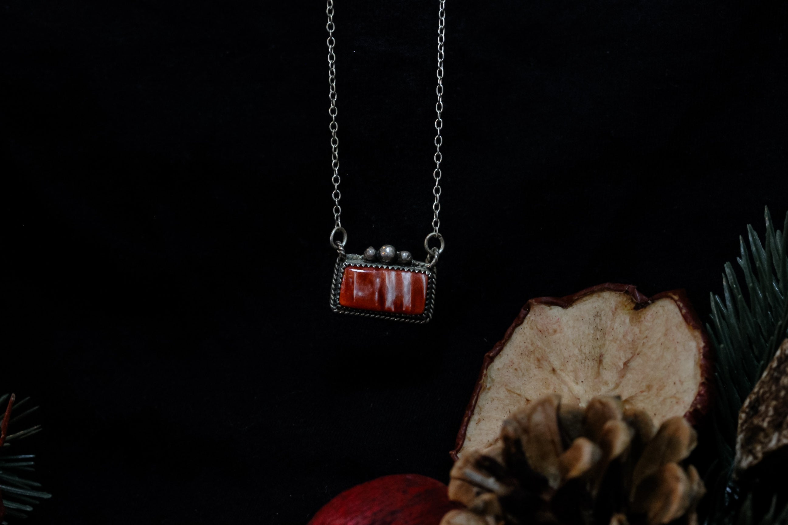 Red Spiny Oyster Bar Necklace.