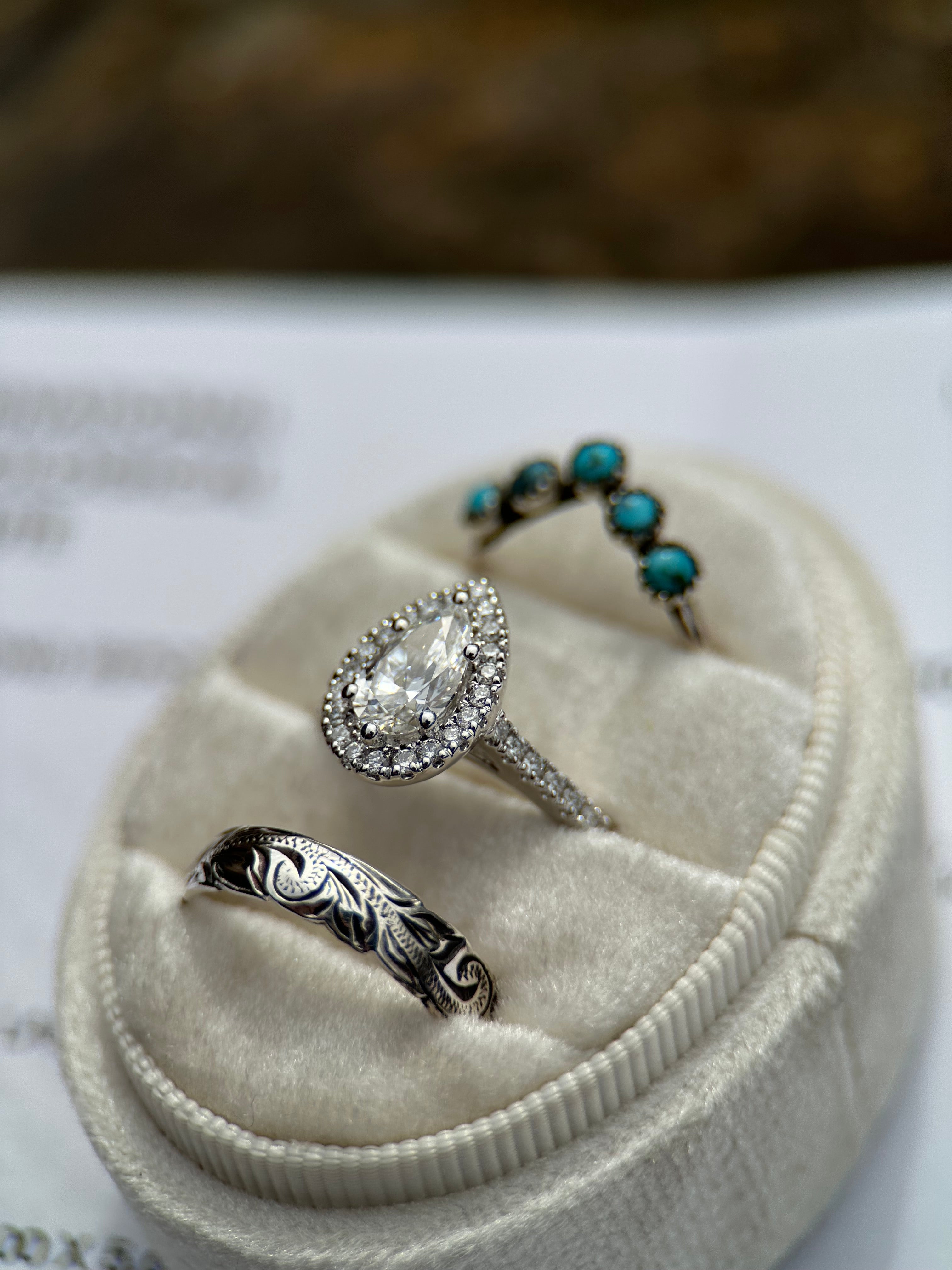 DIAMOND PEAR HALO 14k WHITE GOLD SET.